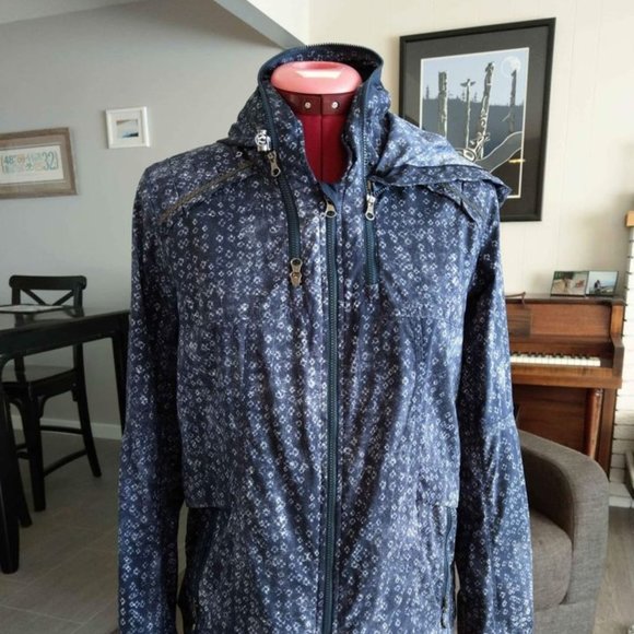 Lululemon Spring Forward jacket size 6 - Picture 2 of 3